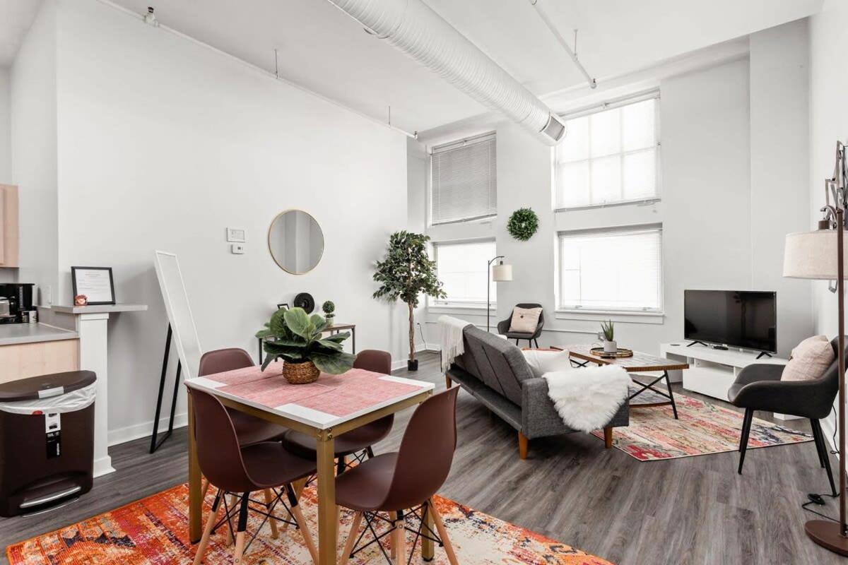 Modern Downtown Apartment 2Br 2Ba By Cozysuites Indianapolis Exterior foto