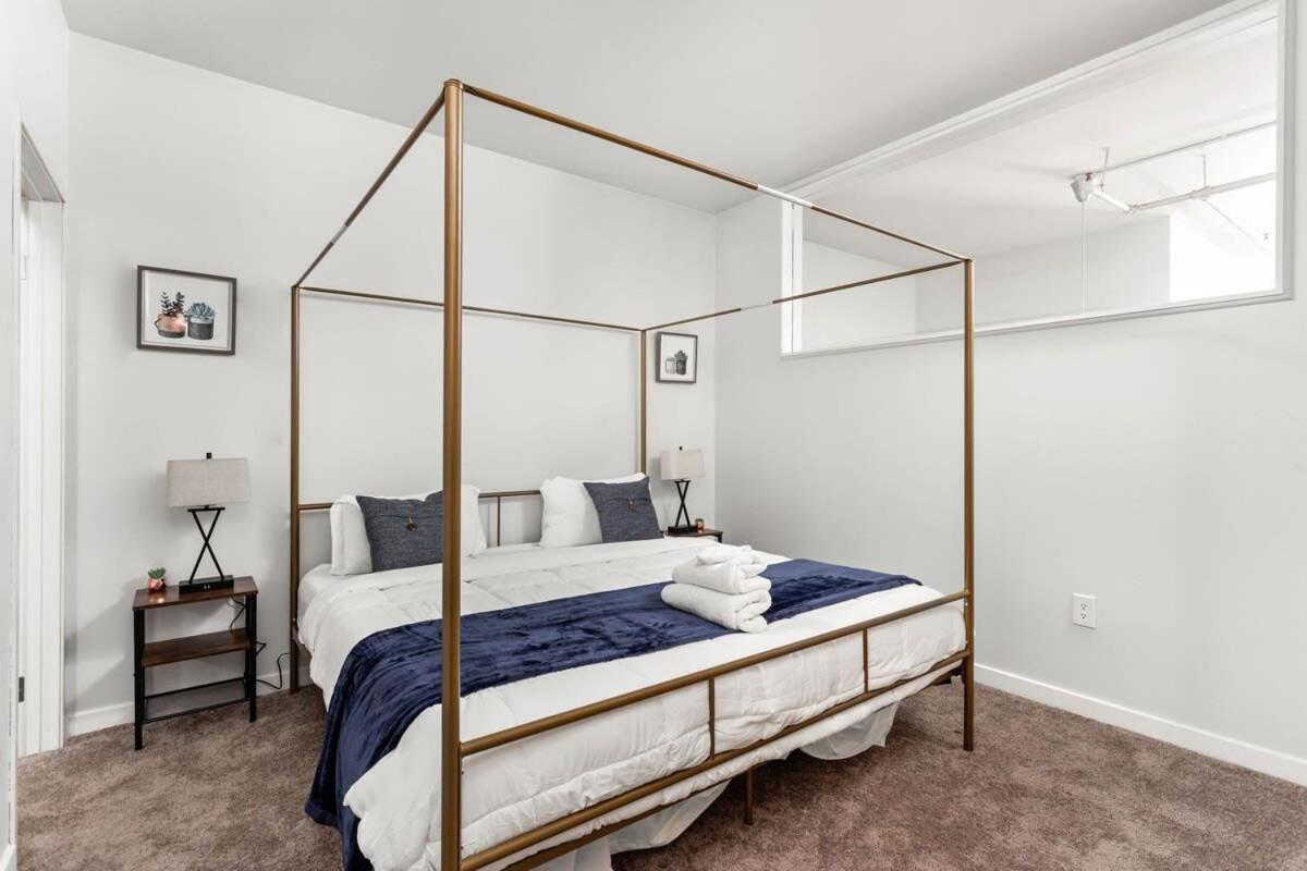 Modern Downtown Apartment 2Br 2Ba By Cozysuites Indianapolis Exterior foto